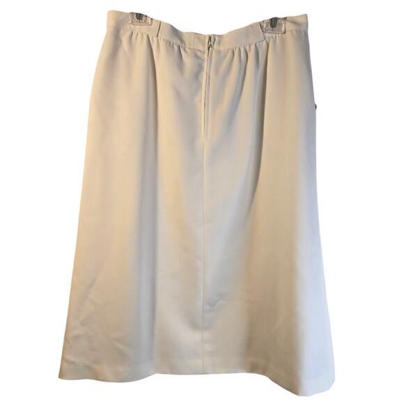 Panther Ivory A-Line Skirt, Size 15/16 – Classic Capsule Wardrobe Style [0108] - Picture 2 of 8